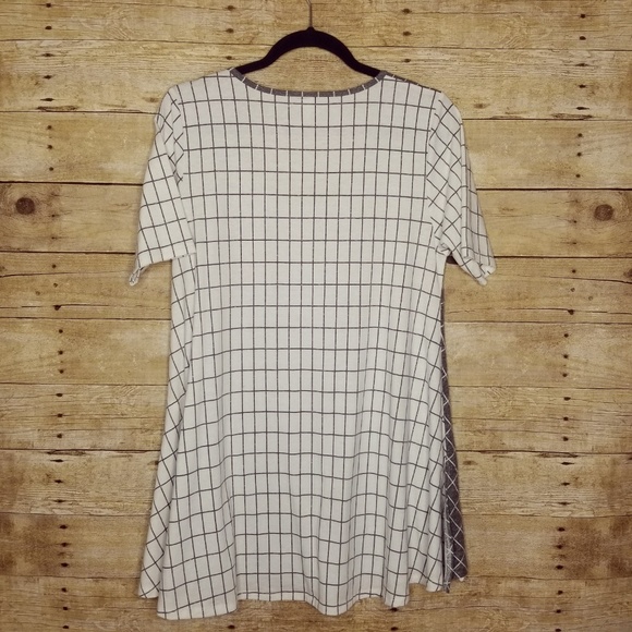 LulaRoe Lot of 2 Womens Small Perfect Tee Shirt - Picture 8 of 8